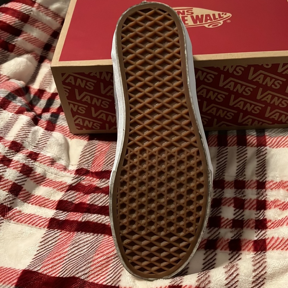 Vans - Picture 2 of 5